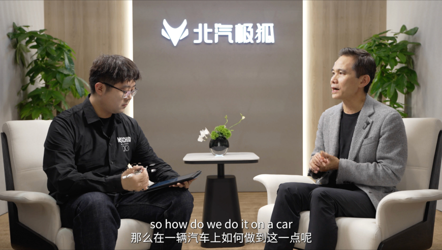 澳门精准三肖三码必中特,四川通江一塔吊倒塌多车被砸,经典解释落实_豪华版V14.40